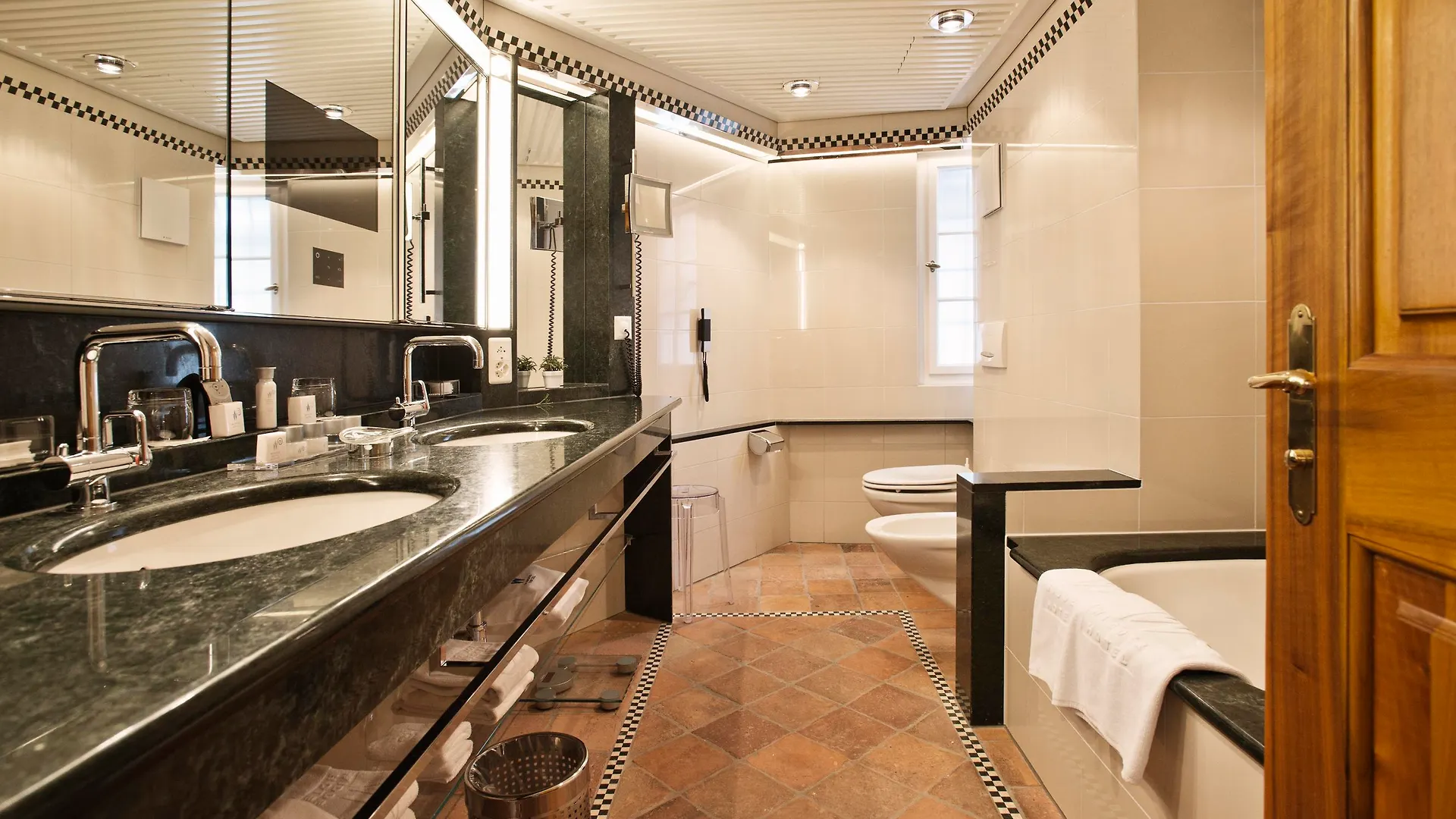Widder Hotel - Zurichs Luxury Hideaway